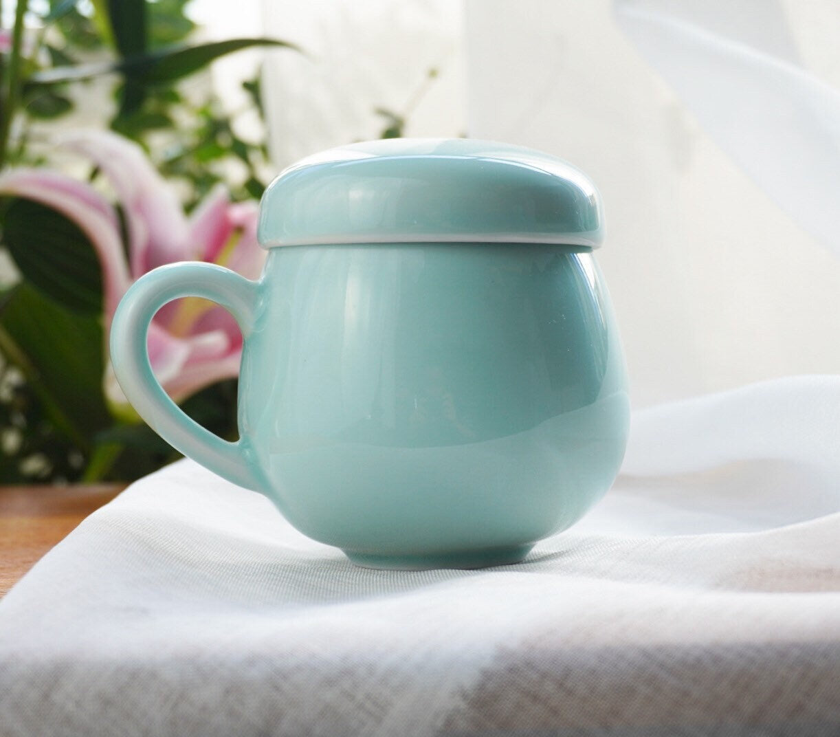 Pottery mug ，Ceramic Stoneware Mug， Tea Cup with Infuser Tea Mug with Lid，Tea Lover Gifts  (10-Ounce)