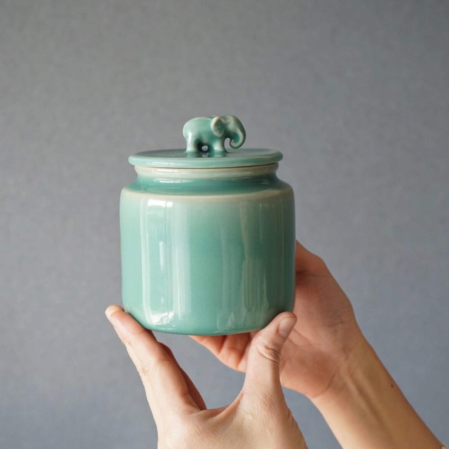 Tea Jar with Elephant Lid, Handcrafted Ceramic Storage Jar, 450ML West Lake Pagoda Design, Chinese Cultural Gift