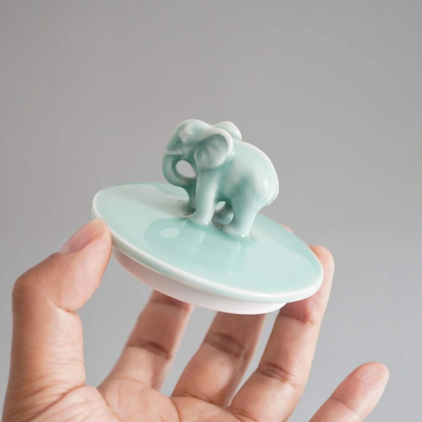 Elephant Ceramic Jar – 700ML Handcrafted  Tea Container, Decorative Canister for Tea, Coffee, and Spices, Elegant Gift for Tea Lovers