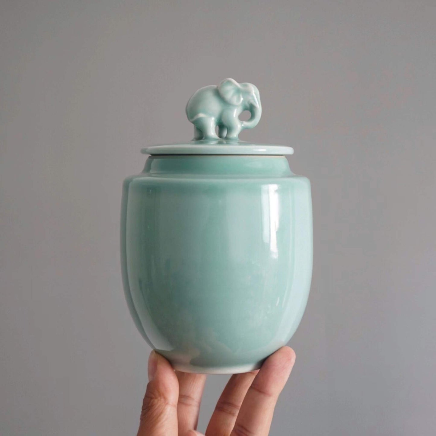 Elephant Ceramic Jar – 700ML Handcrafted  Tea Container, Decorative Canister for Tea, Coffee, and Spices, Elegant Gift for Tea Lovers