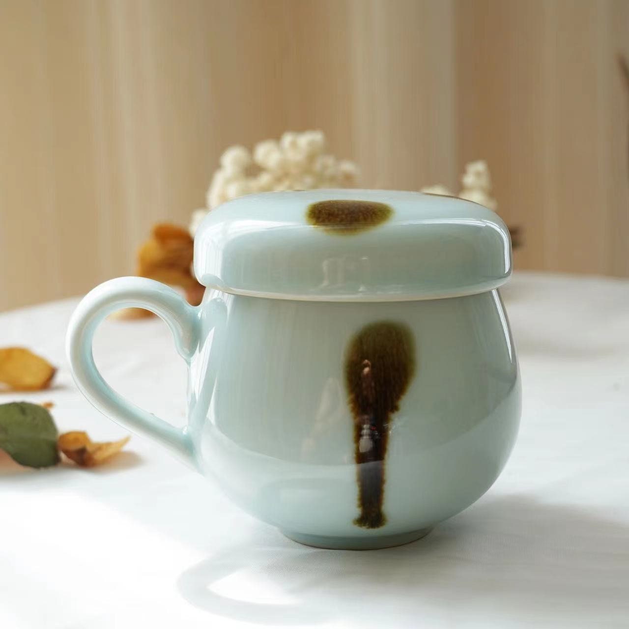 Pottery mug ，Ceramic Stoneware Mug， Tea Cup with Infuser Tea Mug with Lid，Tea Lover Gifts  (10-Ounce)