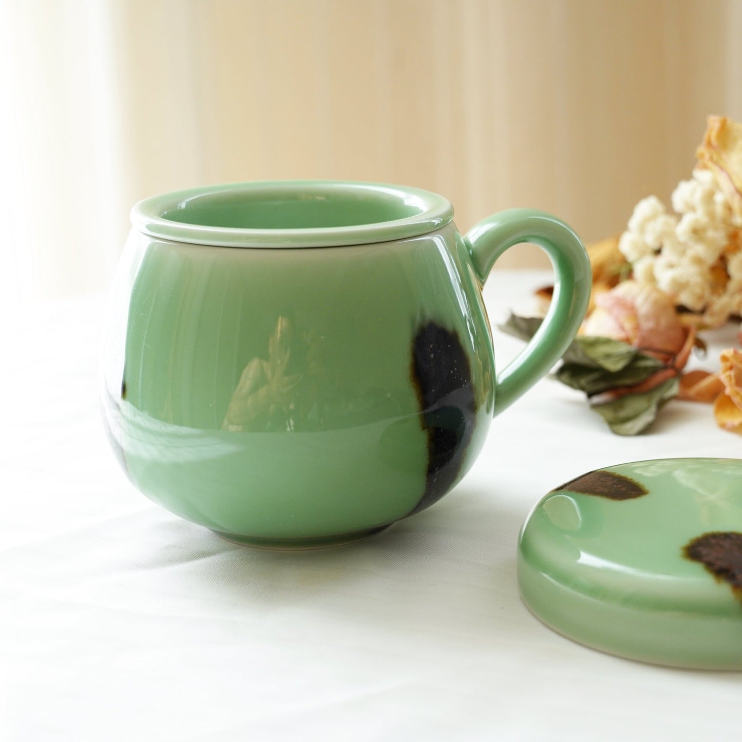 Pottery mug ，Ceramic Stoneware Mug， Tea Cup with Infuser Tea Mug with Lid，Tea Lover Gifts  (10-Ounce)