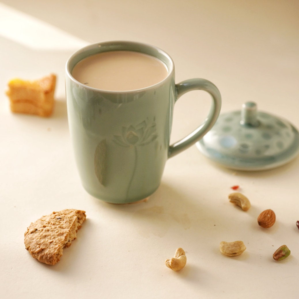 Lotus Ceramic Coffee Mug|Ceramic Tea Mug with Lid for Steeping Loose Leaf Tea|Great Gift Idea For Lotus Fans |Tea Gift