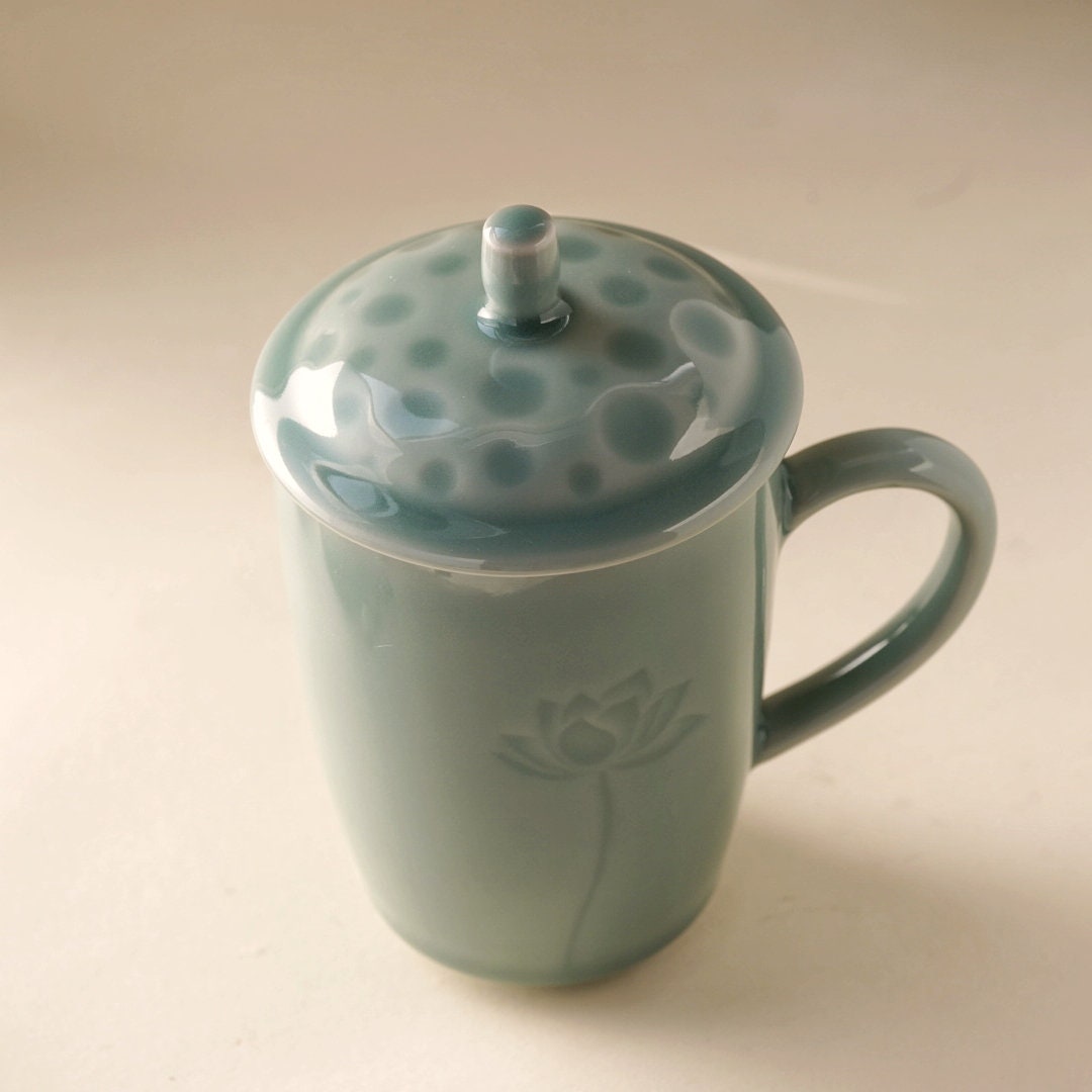Lotus Ceramic Coffee Mug|Ceramic Tea Mug with Lid for Steeping Loose Leaf Tea|Great Gift Idea For Lotus Fans |Tea Gift