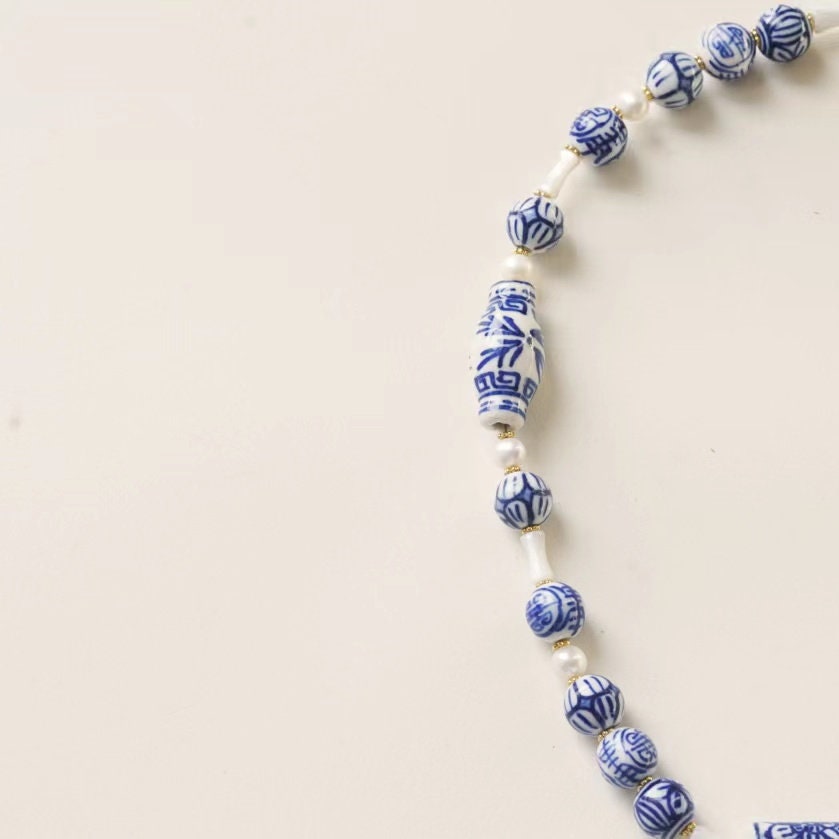 Elegant Blue and White Ceramic Choker Necklace， Delft Blue Inspired Ceramic Choker - Blue Beaded Necklace