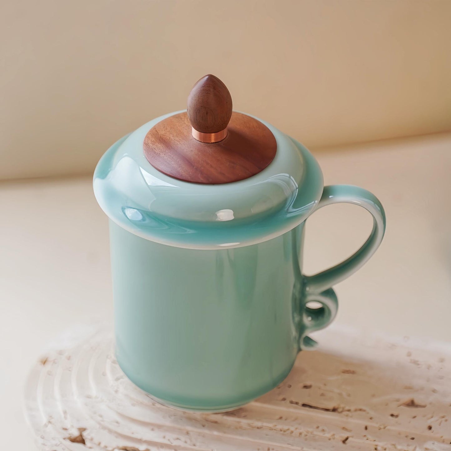 Handmade  Mug – 13oz Green Ceramic Tea Cup with Wooden Lid, Personalized Gift for Tea Lovers, Birthdays, and Anniversaries