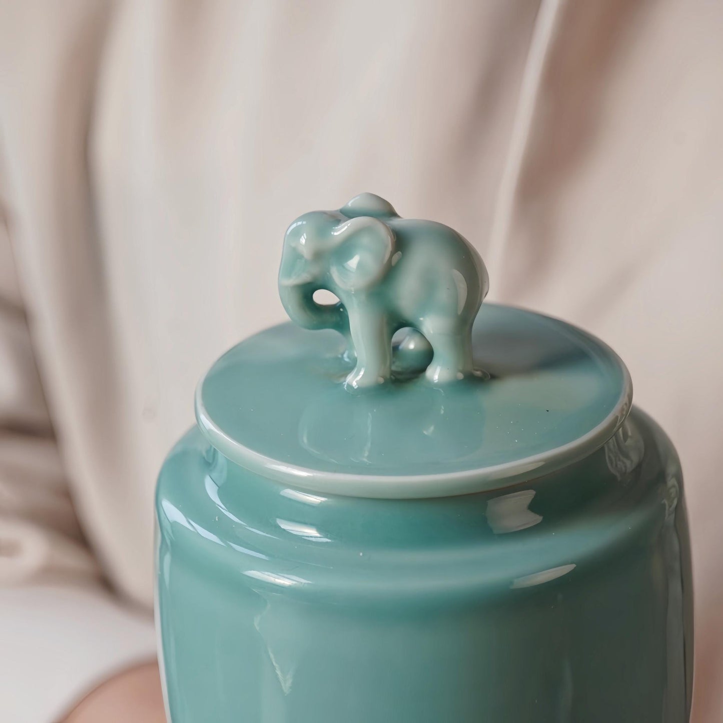 Elephant Ceramic Jar – 700ML Handcrafted  Tea Container, Decorative Canister for Tea, Coffee, and Spices, Elegant Gift for Tea Lovers