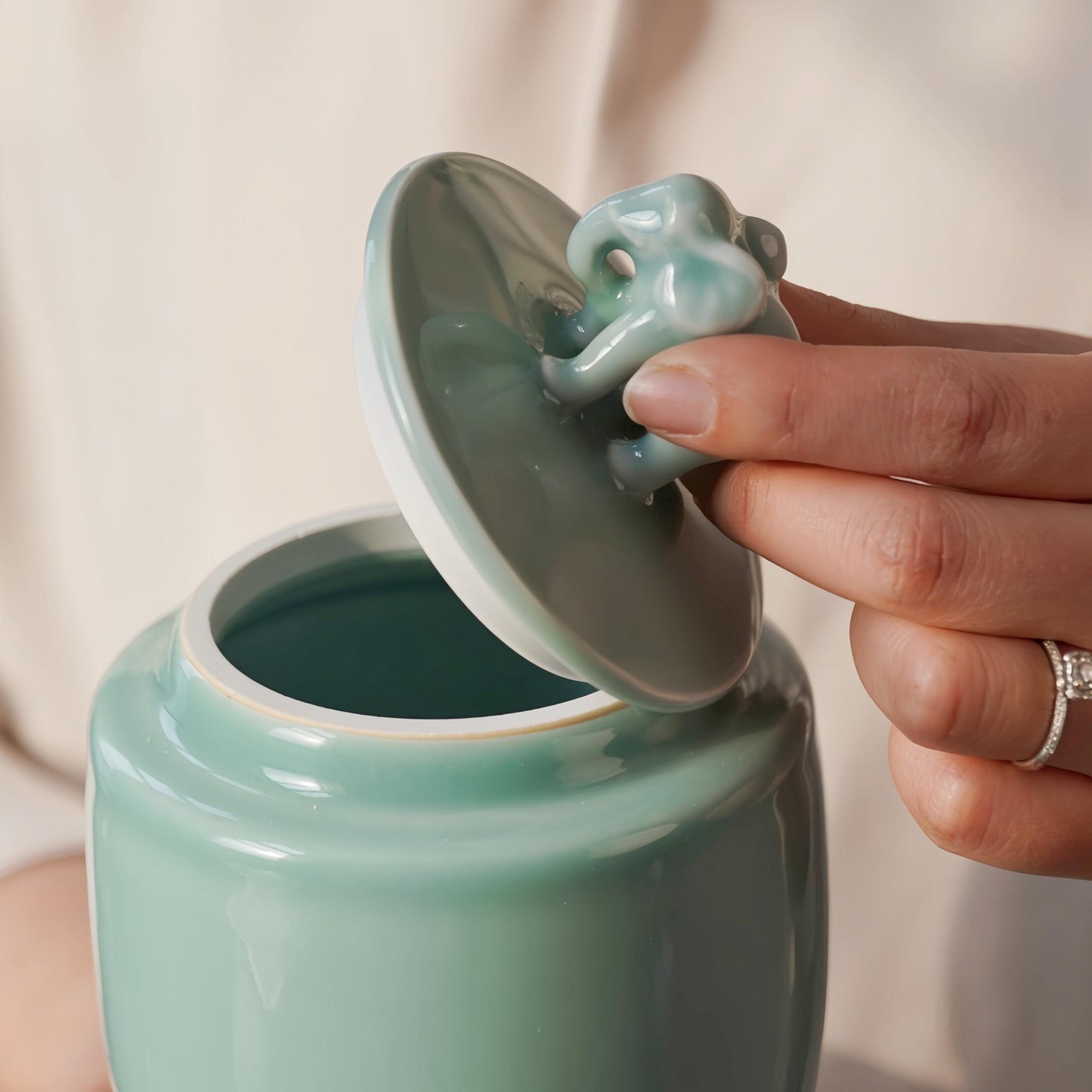 Elephant Ceramic Jar – 700ML Handcrafted  Tea Container, Decorative Canister for Tea, Coffee, and Spices, Elegant Gift for Tea Lovers