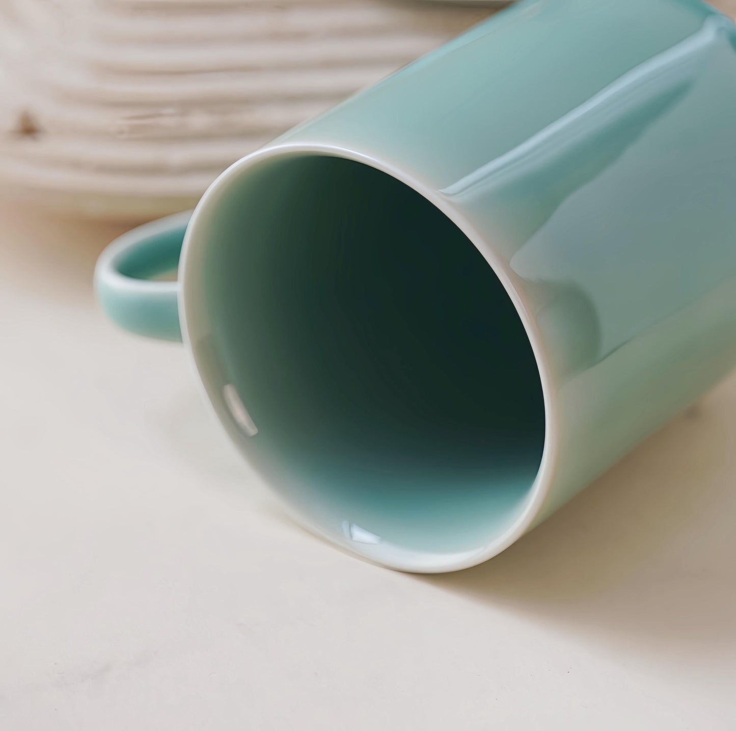 Handmade  Mug – 13oz Green Ceramic Tea Cup with Wooden Lid, Personalized Gift for Tea Lovers, Birthdays, and Anniversaries